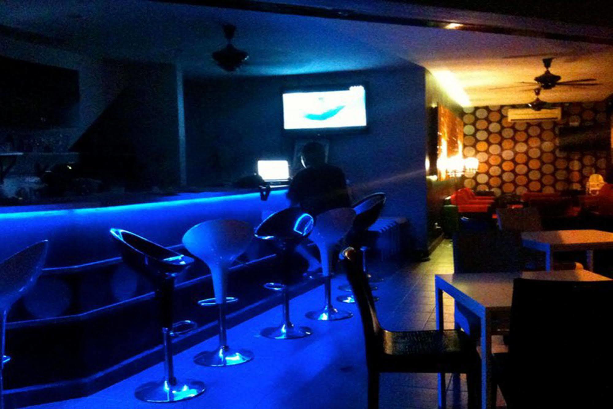 One Motel And Cafe Куах Экстерьер фото